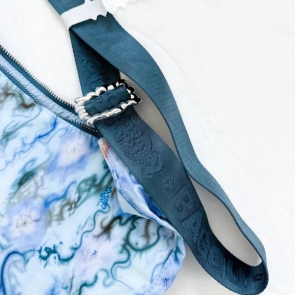 BAGGU x Collina Strada, Medium Crescent Bag - Blue Thorns - Picture 2 of 4